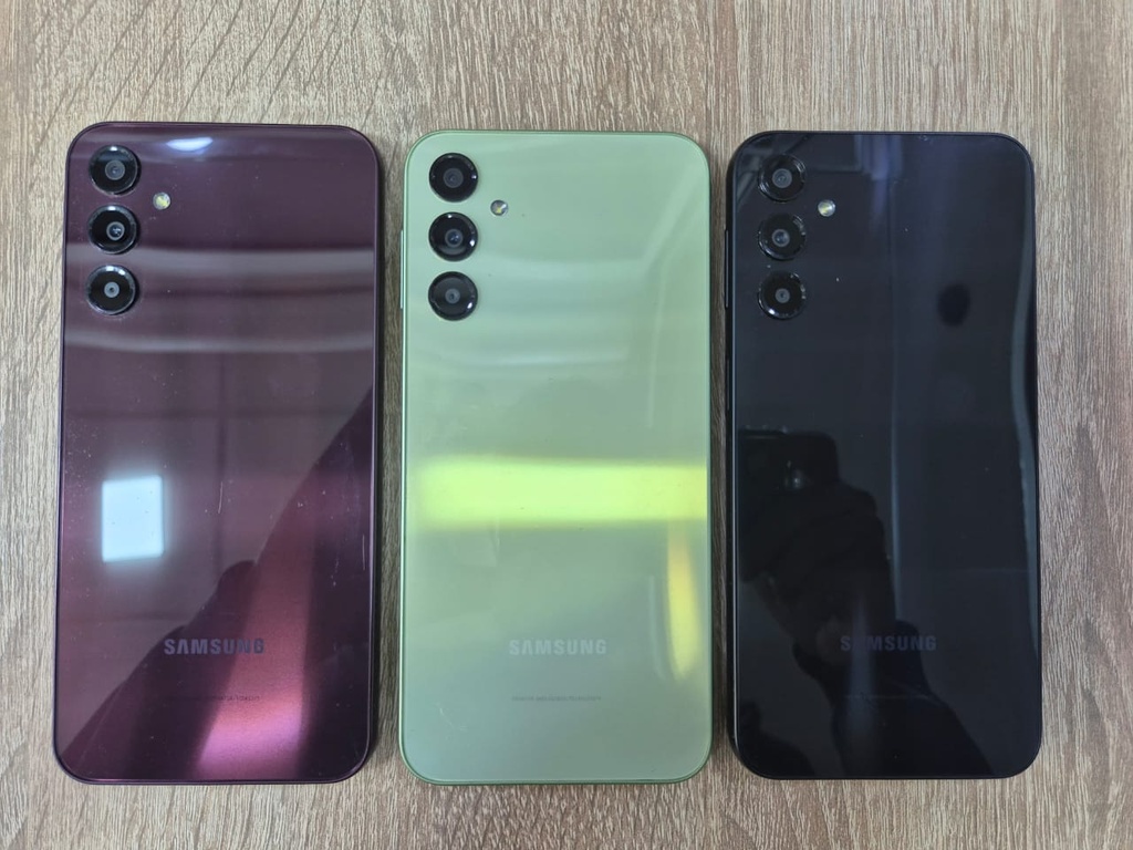 SAMSUNG A24 128G
